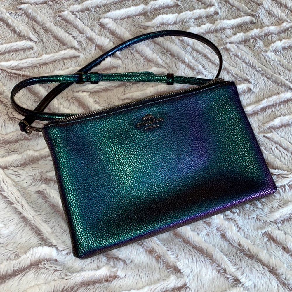 Stunning Rare Hologram Coach Pebble Leather Layla Crossbody! Like new!